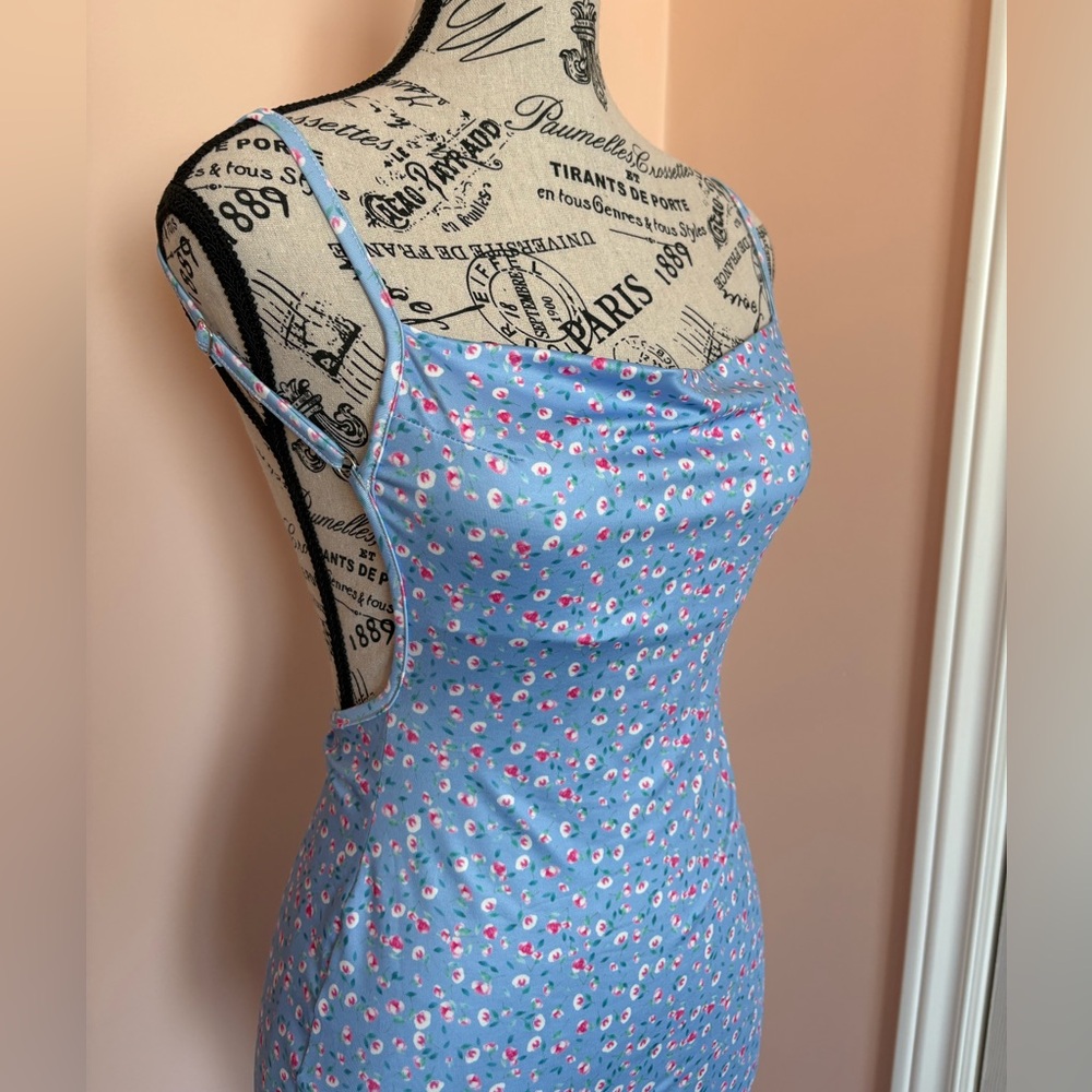 Elegant Blue Floral Backless Dress